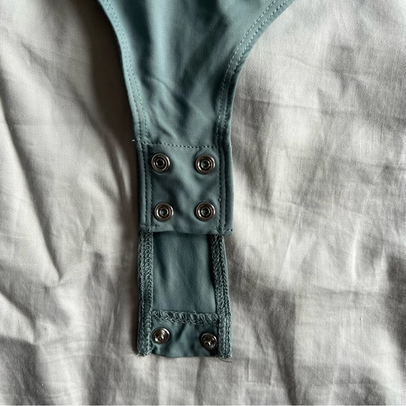 Dynamite low back Bodysuit - Picture 3 of 5